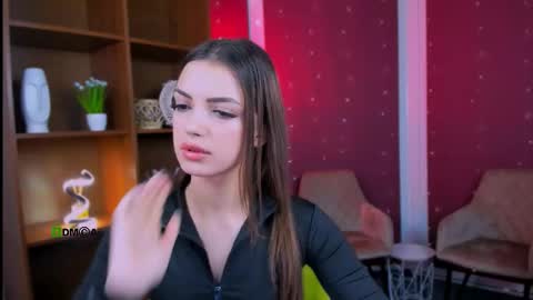 Lily online show from November 8, 7:19 pm