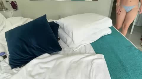 lily_prima online show from December 22, 7:21 pm