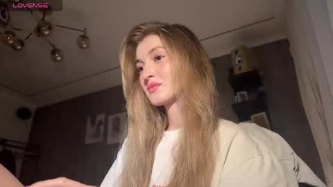 Sophie online show from September 8, 5:23 pm