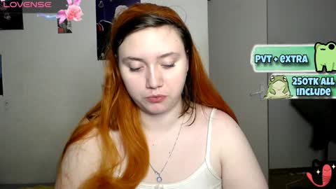 Snapshot of lily_shamy chatting on January 26, 5:34 am Alice online show from January 26, 5:34 am