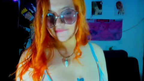 Snapshot of lily_stone04 chatting on December 10, 4:02 am lily_stone04 online show from December 10, 4:02 am