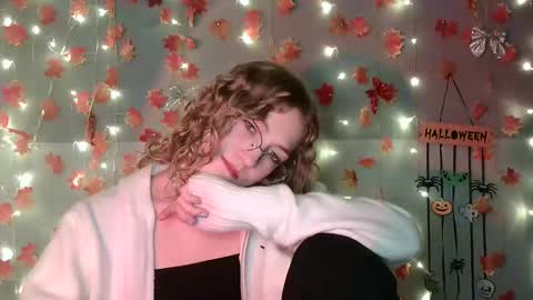 small lily online show from October 2, 3:39 pm