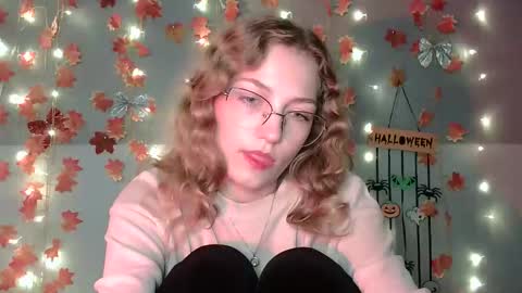 small lily online show from October 15, 1:14 pm