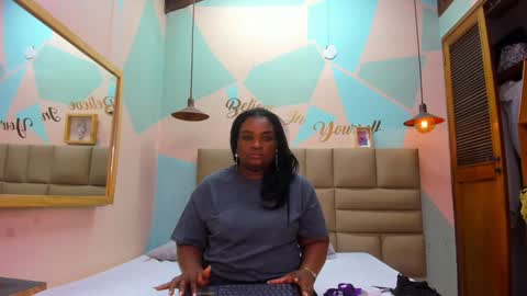 Snapshot of lilybaudyn_ chatting on January 8, 9:21 am Lily online show from January 8, 9:21 am