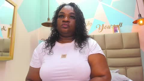 Snapshot of lilybaudyn_ chatting on January 11, 9:15 am Lily online show from January 11, 9:15 am