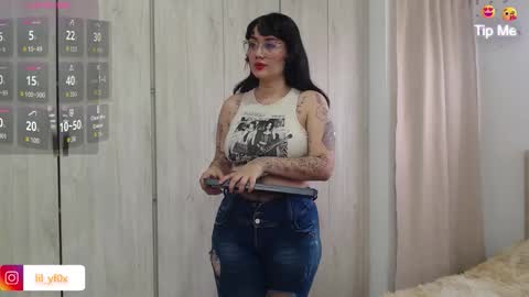 lilyfox23 online show from September 19, 12:48 pm