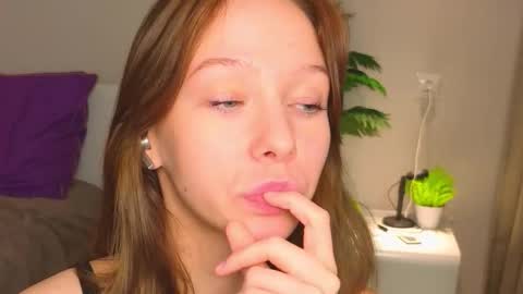 lilylisy online show from December 20, 1:15 pm