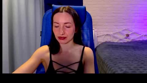 Lily online show from November 22, 7:55 am