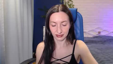 Lily online show from October 8, 7:35 am