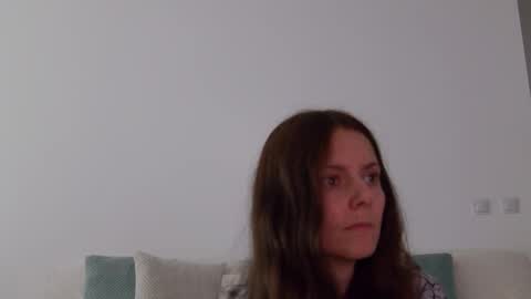 Lily online show from October 3, 9:25 am