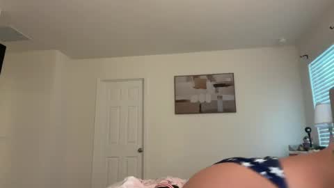 lilysummers21208 online show from July 4, 11:22 pm