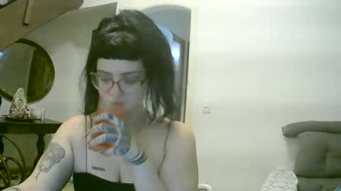 lilyswear online show from March 6, 3:24 am