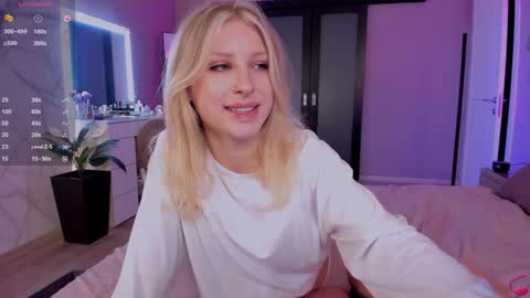 Lily online show from February 8, 4:04 pm