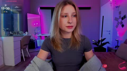 Lily online show from December 15, 6:04 pm