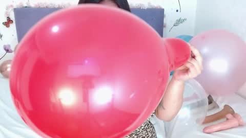 Lin  online show from April 11, 10:24 pm