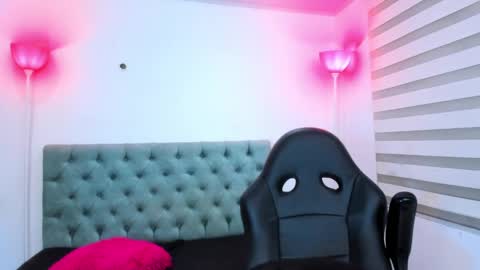  Lina Bedoya  online show from December 5, 11:38 am