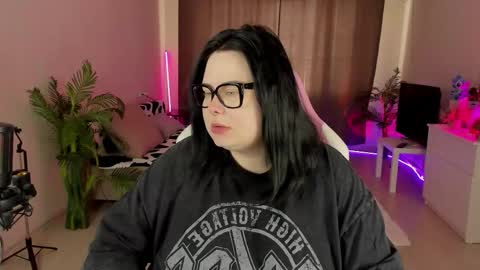 lina_linx online show from September 13, 9:06 am