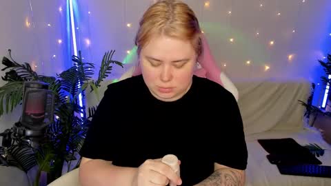 lina_linx online show from January 19, 6:00 pm
