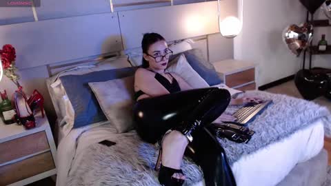 Snapshot of lina_montclair chatting on September 19, 8:30 pm Lina online show from September 19, 8:30 pm