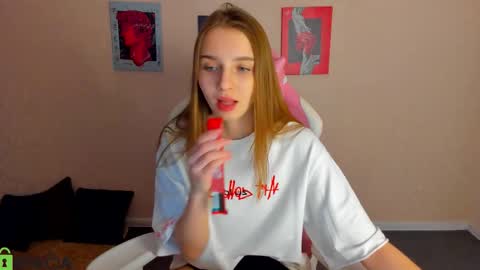 LINA online show from November 17, 1:06 am