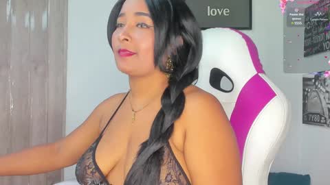 LINA SANCHEZ online show from January 17, 3:32 pm