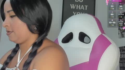 LINA SANCHEZ online show from December 30, 2:40 pm