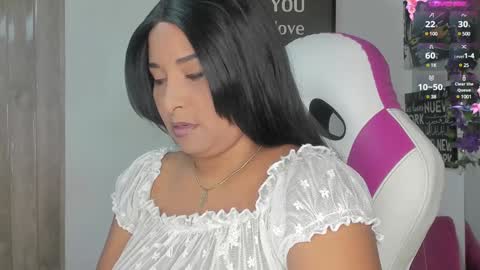 LINA SANCHEZ online show from December 11, 1:49 pm