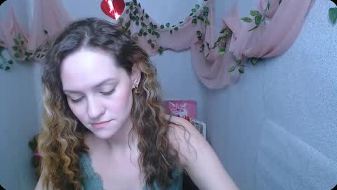 Lina online show from December 14, 6:35 am