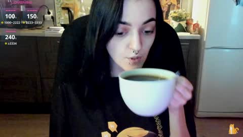 Snapshot of lina_tyaan chatting on January 16, 8:33 am Lina 3 1715622743 online show from January 16, 8:33 am