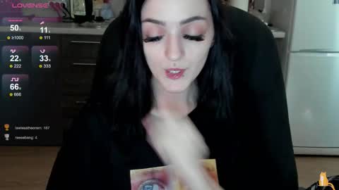 Snapshot of lina_tyaan chatting on September 12, 8:12 am Lina 3 1715622743 online show from September 12, 8:12 am