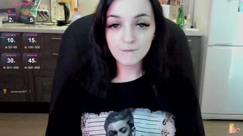 Snapshot of lina_tyaan chatting on September 15, 8:22 am Lina 3 1715622743 online show from September 15, 8:22 am