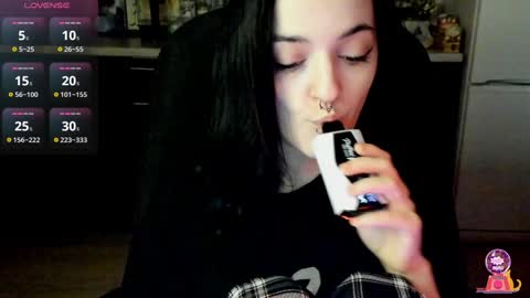 Snapshot of lina_tyaan chatting on January 29, 7:46 am Lina 3 1715622743 online show from January 29, 7:46 am
