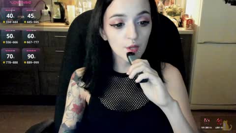 Snapshot of lina_tyaan chatting on January 2, 8:24 pm Lina 3 1715622743 online show from January 2, 8:24 pm