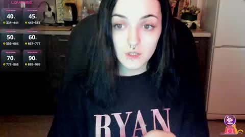 Snapshot of lina_tyaan chatting on February 11, 8:37 am Lina 3 1715622743 online show from February 11, 8:37 am