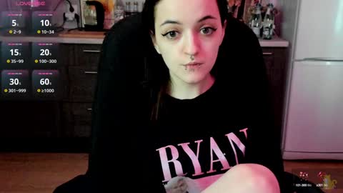 Snapshot of lina_tyaan chatting on December 16, 9:35 am Lina 3 1715622743 online show from December 16, 9:35 am