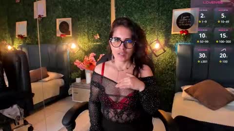 Snapshot of linagh chatting on September 25, 12:04 pm Lina online show from September 25, 12:04 pm