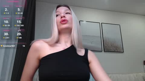Lina online show from December 9, 9:39 am