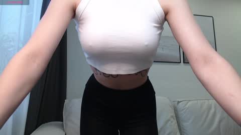 Lina online show from December 8, 3:10 am
