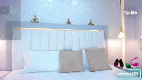 L I N A  online show from October 1, 4:39 am