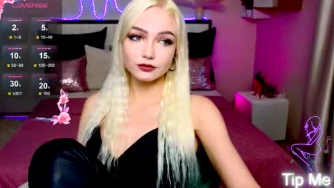 Snapshot of linalirian chatting on September 17, 2:48 pm I am Lina online show from September 17, 2:48 pm