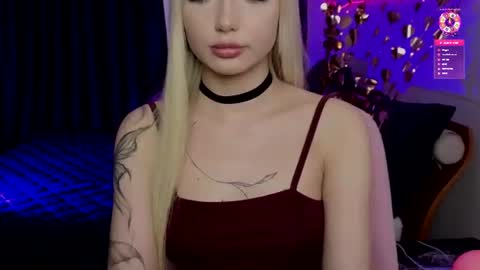 I am Lina online show from June 25, 11:34 am