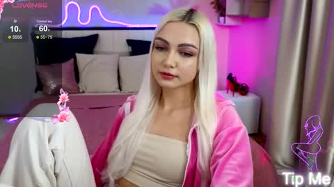 Snapshot of linalirian chatting on October 18, 2:20 pm I am Lina online show from October 18, 2:20 pm