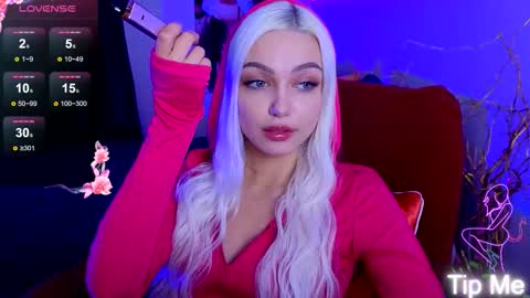 Snapshot of linalirian chatting on September 30, 2:12 pm I am Lina online show from September 30, 2:12 pm