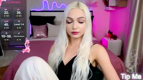 Snapshot of linalirian chatting on September 26, 2:36 pm I am Lina online show from September 26, 2:36 pm