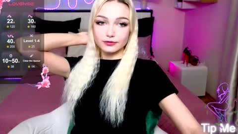 Snapshot of linalirian chatting on September 16, 2:47 pm I am Lina online show from September 16, 2:47 pm