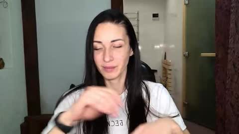 LinaLivee online show from November 17, 7:58 pm