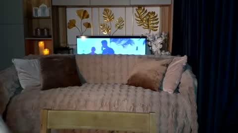 LinaVelle online show from August 9, 11:58 am