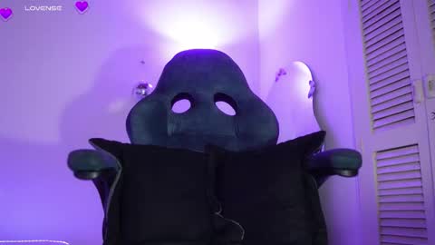 Lincy Rios  online show from November 10, 5:30 pm