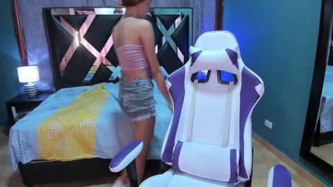 Snapshot of linda4petite chatting on January 16, 6:16 pm  Linda  online show from January 16, 6:16 pm