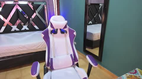 Snapshot of linda4petite chatting on February 26, 6:14 pm  Linda  online show from February 26, 6:14 pm